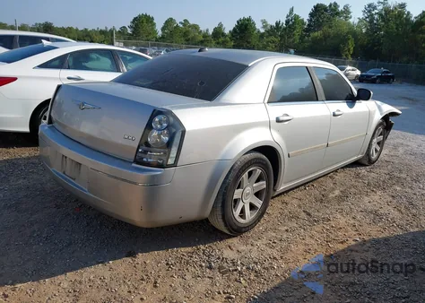 2005 Chrysler 300 Touring from USA, damaged, VIN 2C3JA53GX5H563801